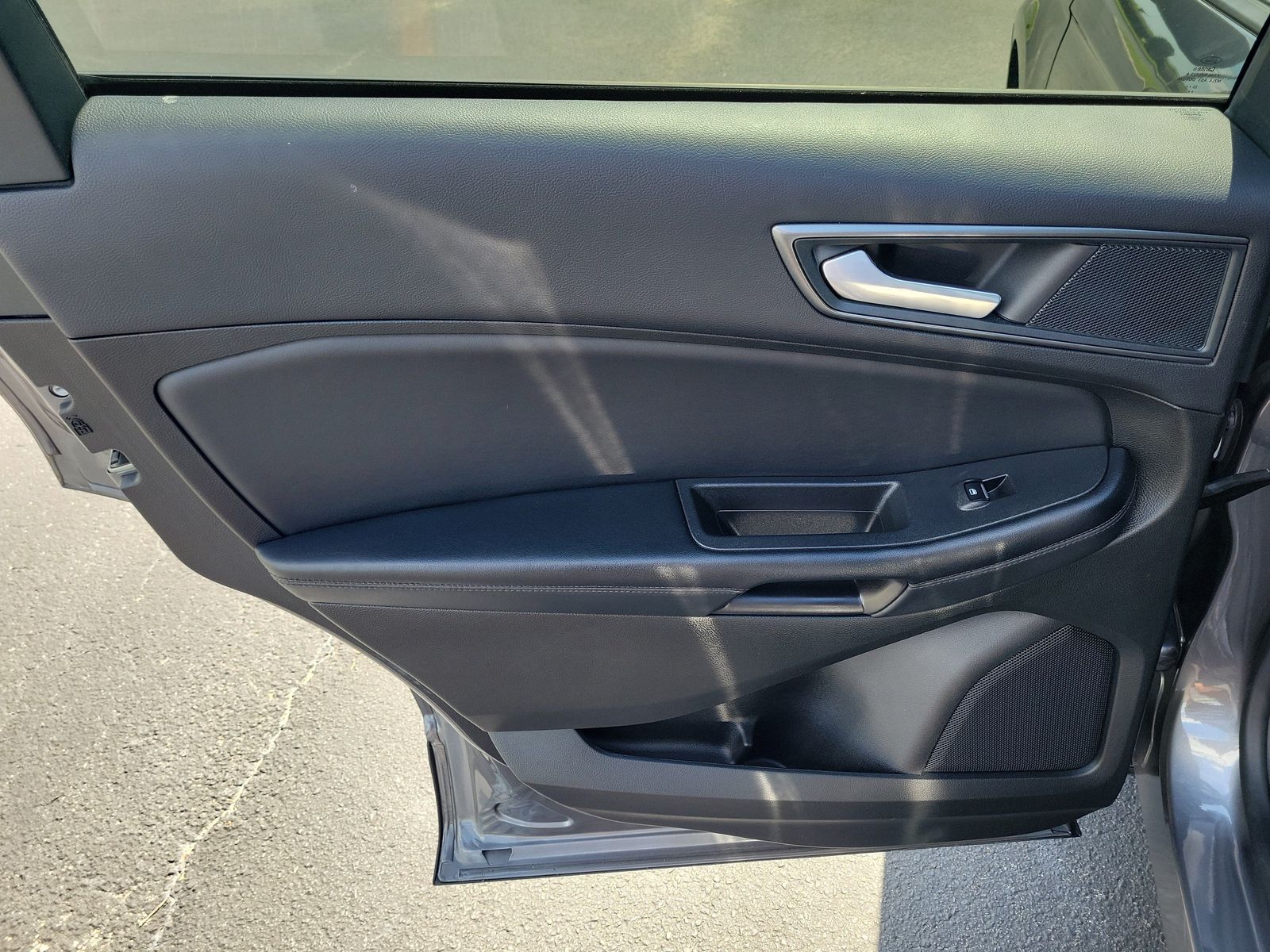 Used 2024 Ford Edge SE - photo 8