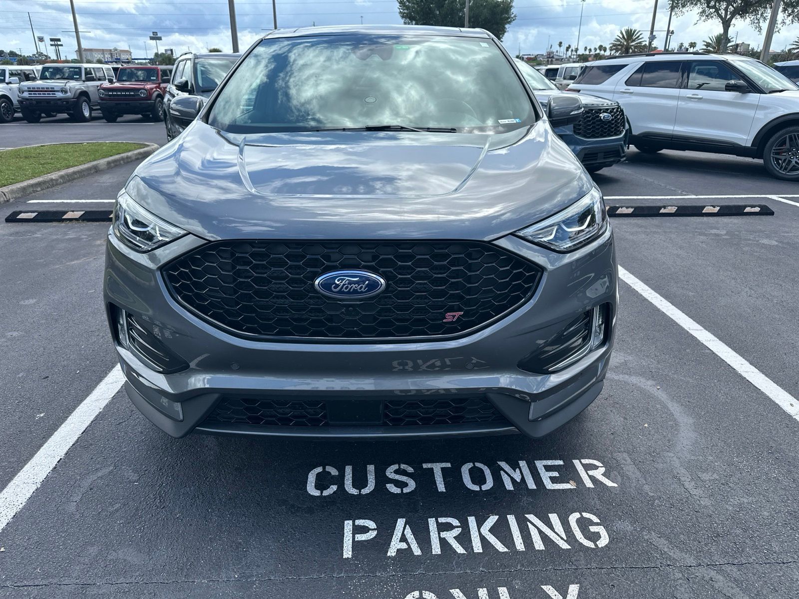 Used 2024 Ford Edge - photo 2
