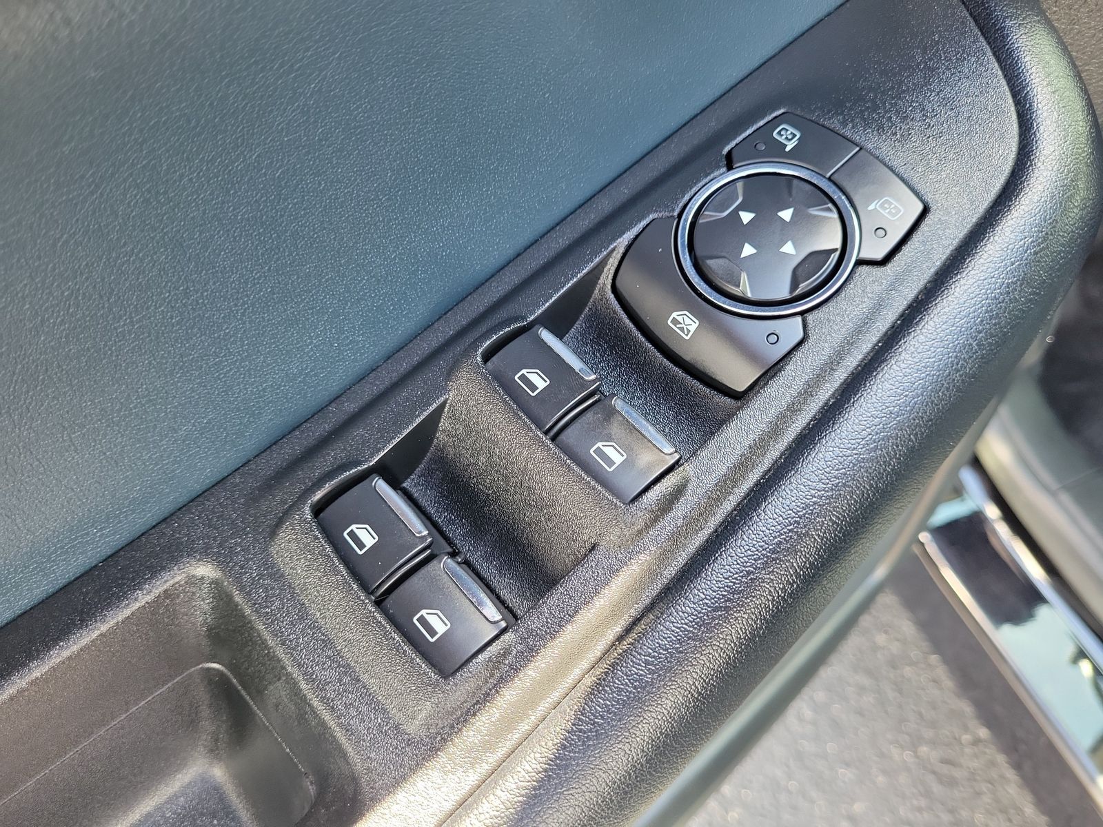 Used 2022 Ford Edge SEL - photo 16