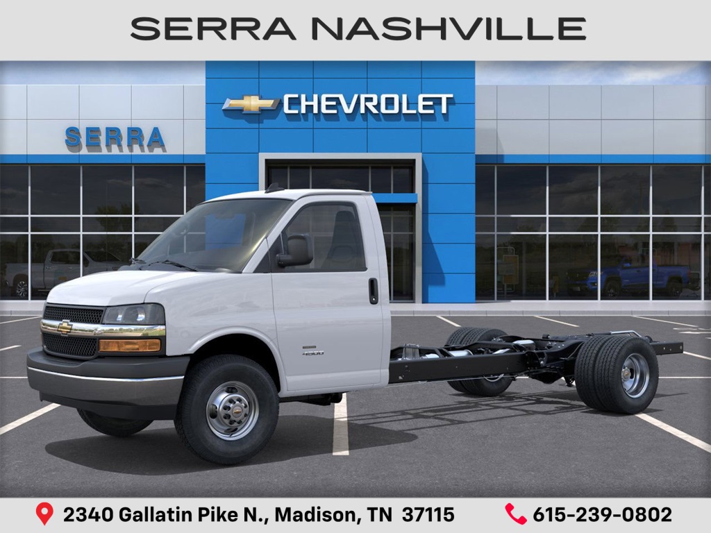 New 2025 Chevrolet Express 4500 - photo 2