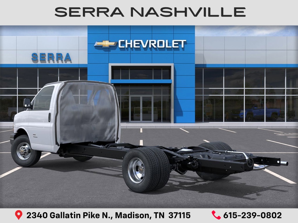 New 2025 Chevrolet Express 4500 Cutaway - photo 3
