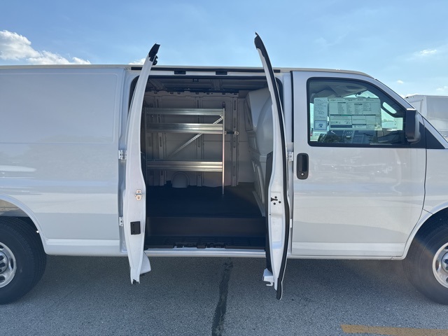 New 2025 Chevrolet Express 3500 Empty Cargo Van - photo 6