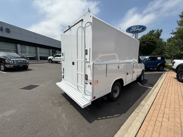 New 2026 Ford E-350 Cutaway - photo 5