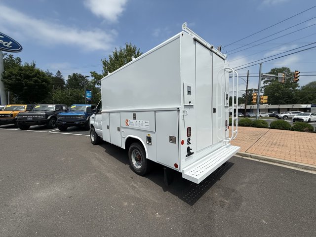 New 2026 Ford E-350 Cutaway - photo 7