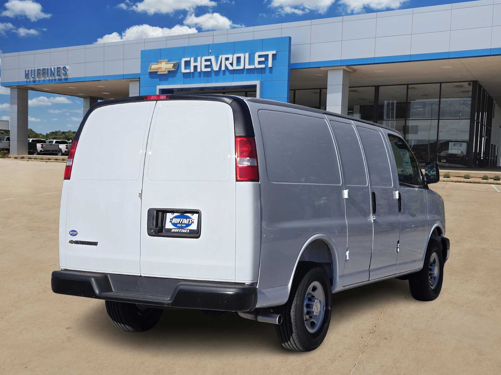 New 2025 Chevrolet Express 2500 Empty Cargo Van - photo 5