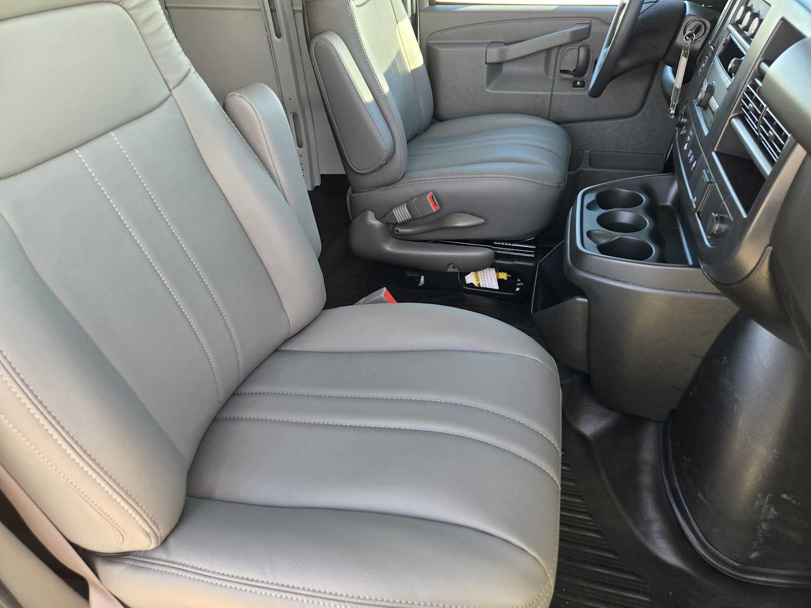 New 2026 Chevrolet Express 2500 Empty Cargo Van - photo 10