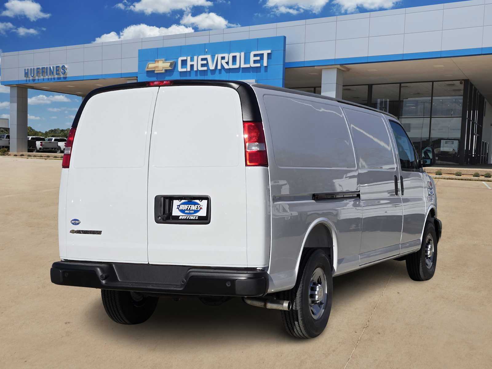 New 2026 Chevrolet Express 2500 Empty Cargo Van - photo 4