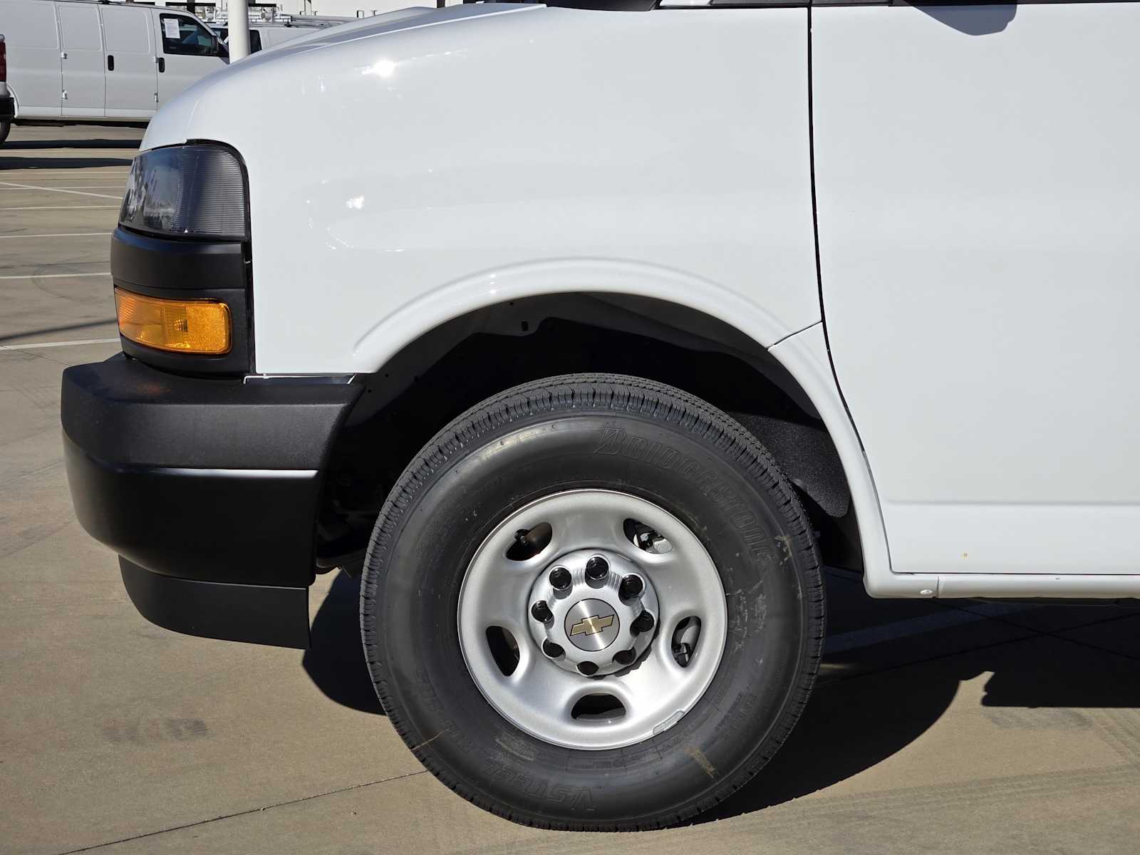 New 2026 Chevrolet Express 2500 Empty Cargo Van - photo 5