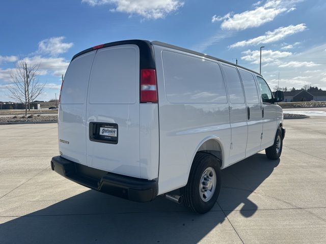 New 2026 Chevrolet Express 2500 - photo 2
