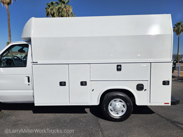 New 2026 Ford E-350 Cutaway - photo 3