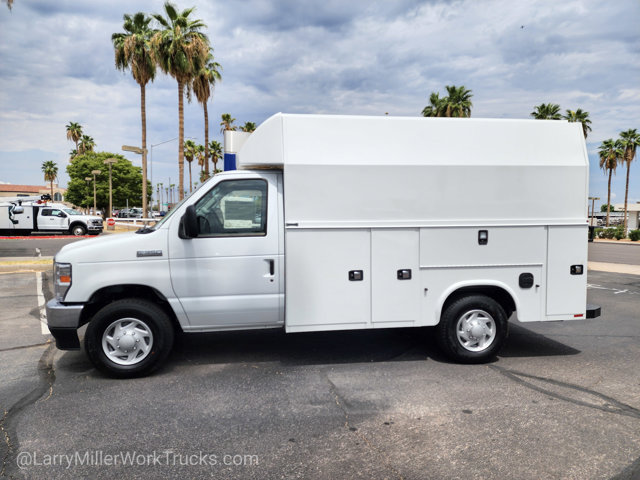 New 2026 Ford E-350 - photo 2