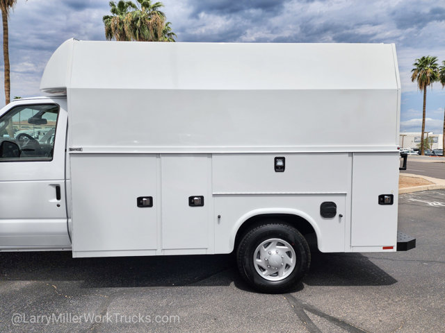 New 2026 Ford E-350 Cutaway - photo 3