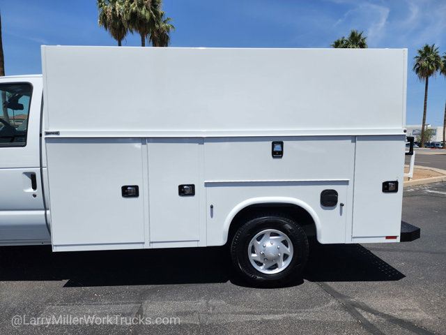 New 2026 Ford E-350 Cutaway - photo 3