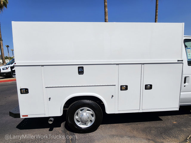 New 2026 Ford E-350 Cutaway - photo 19