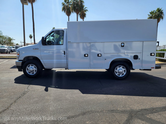New 2026 Ford E-350 - photo 2