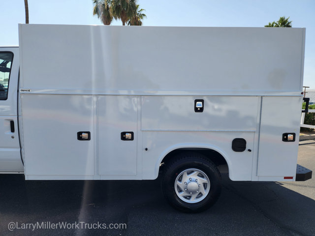New 2026 Ford E-350 Cutaway - photo 3