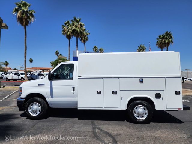 New 2026 Ford E-350 - photo 2