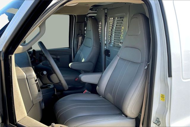 New 2025 Chevrolet Express 2500 Empty Cargo Van - photo 10