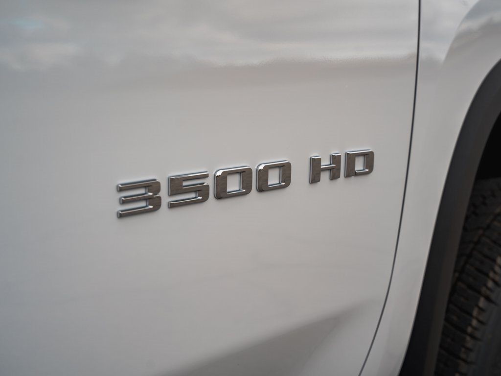 New 2026 Chevrolet Silverado 3500 Regular Cab Cab Chassis - photo 11