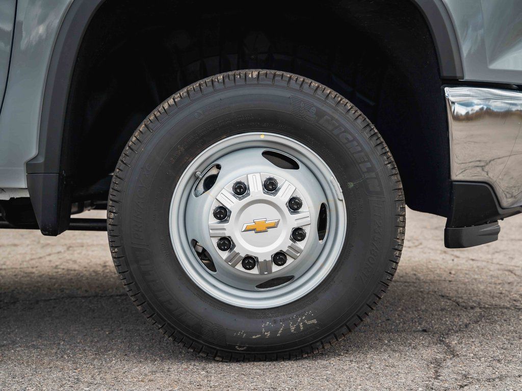 New 2026 Chevrolet Silverado 3500 Regular Cab Cab Chassis - photo 14