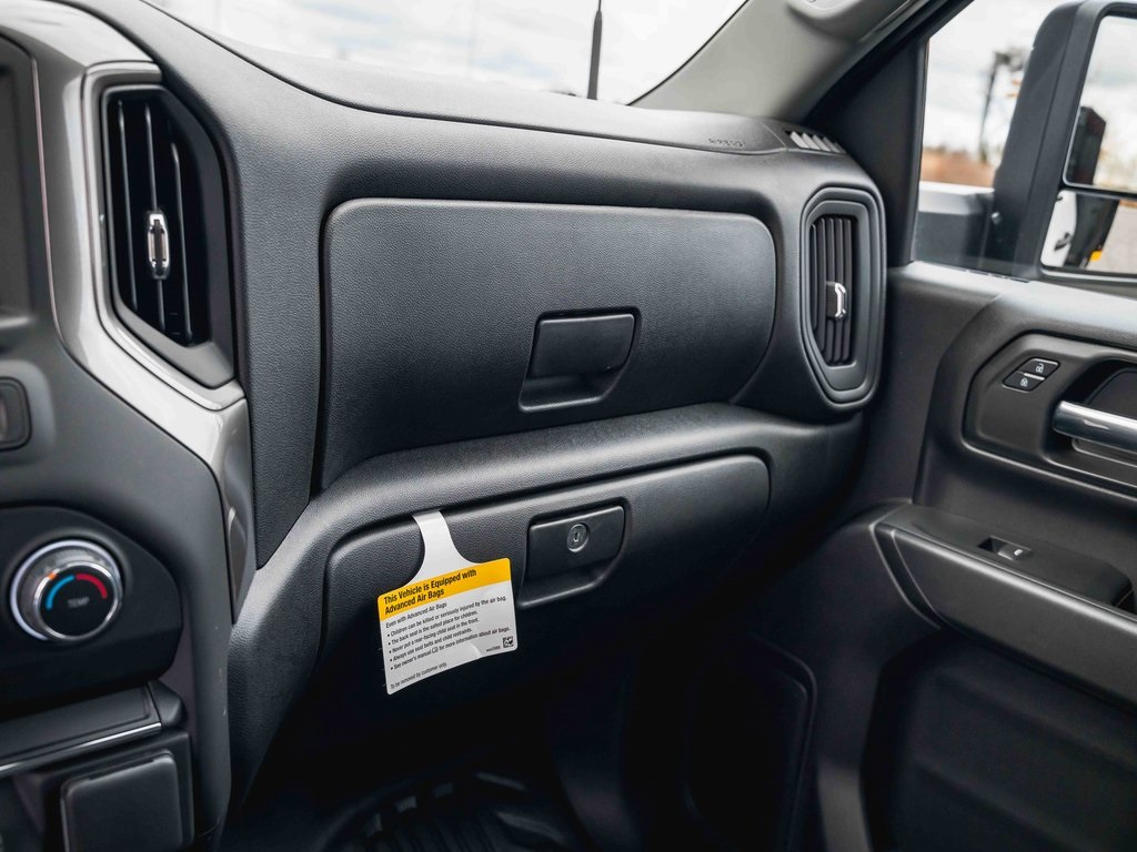 New 2026 Chevrolet Silverado 3500 Regular Cab Cab Chassis - photo 32
