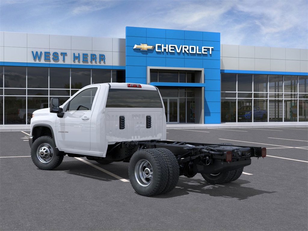 New 2026 Chevrolet Silverado 3500 Regular Cab Cab Chassis - photo 3