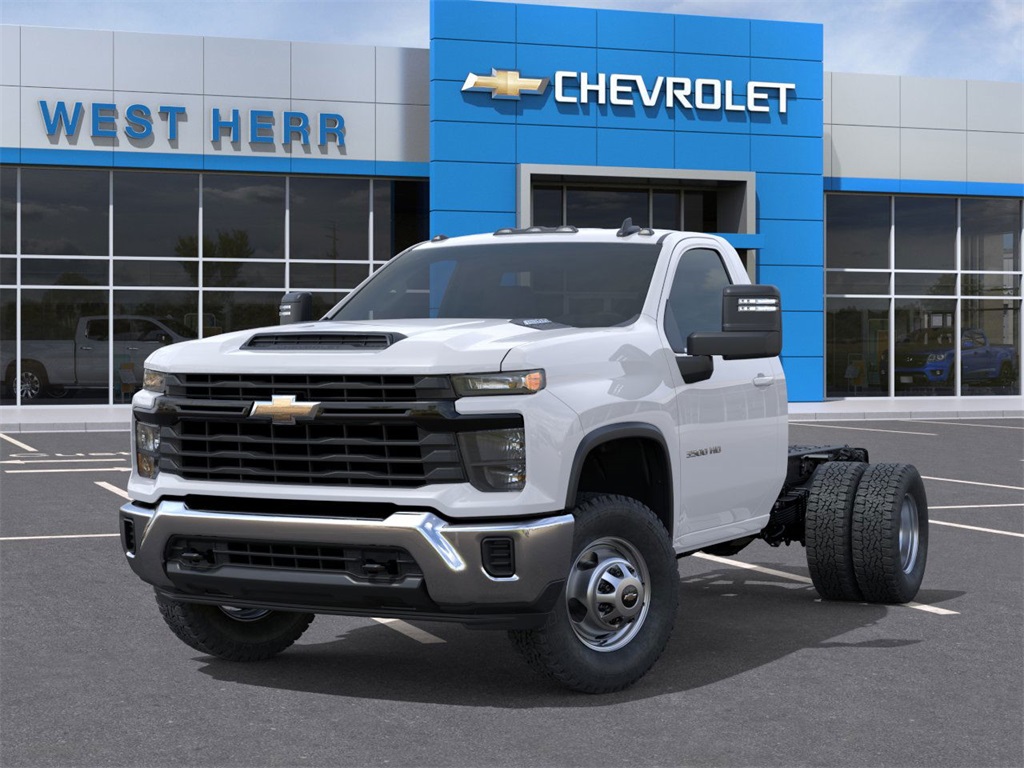 New 2026 Chevrolet Silverado 3500 Regular Cab Cab Chassis - photo 6