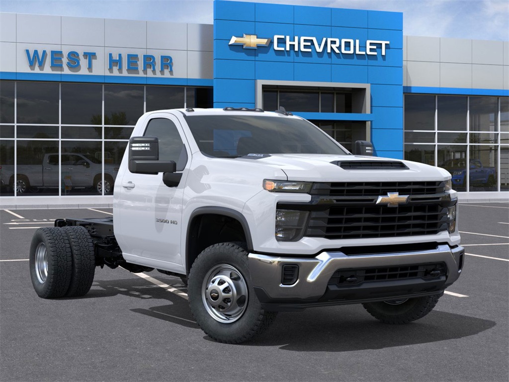 New 2026 Chevrolet Silverado 3500 Regular Cab Cab Chassis - photo 7