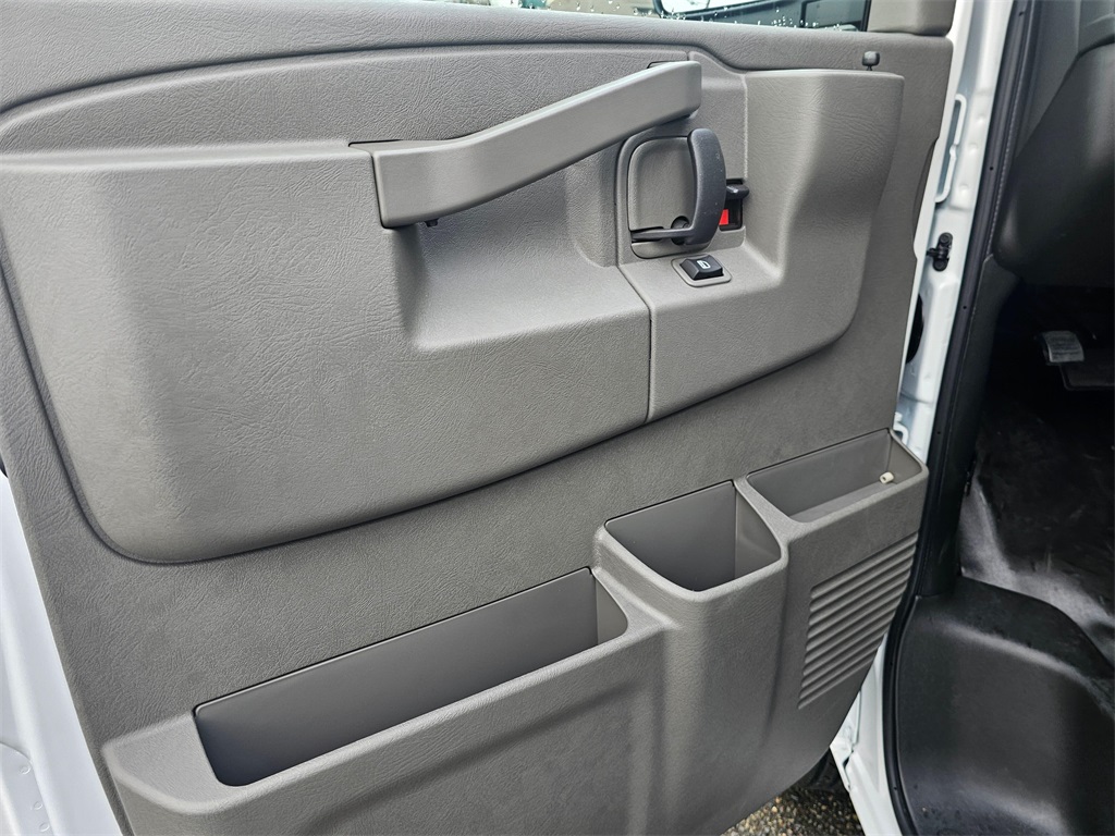 New 2025 Chevrolet Express 2500 Empty Cargo Van - photo 37