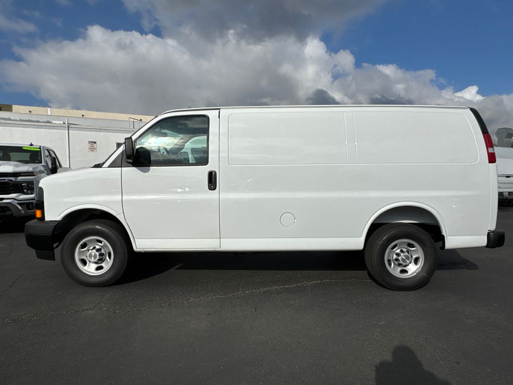 New 2026 Chevrolet Express 2500 Empty Cargo Van - photo 5
