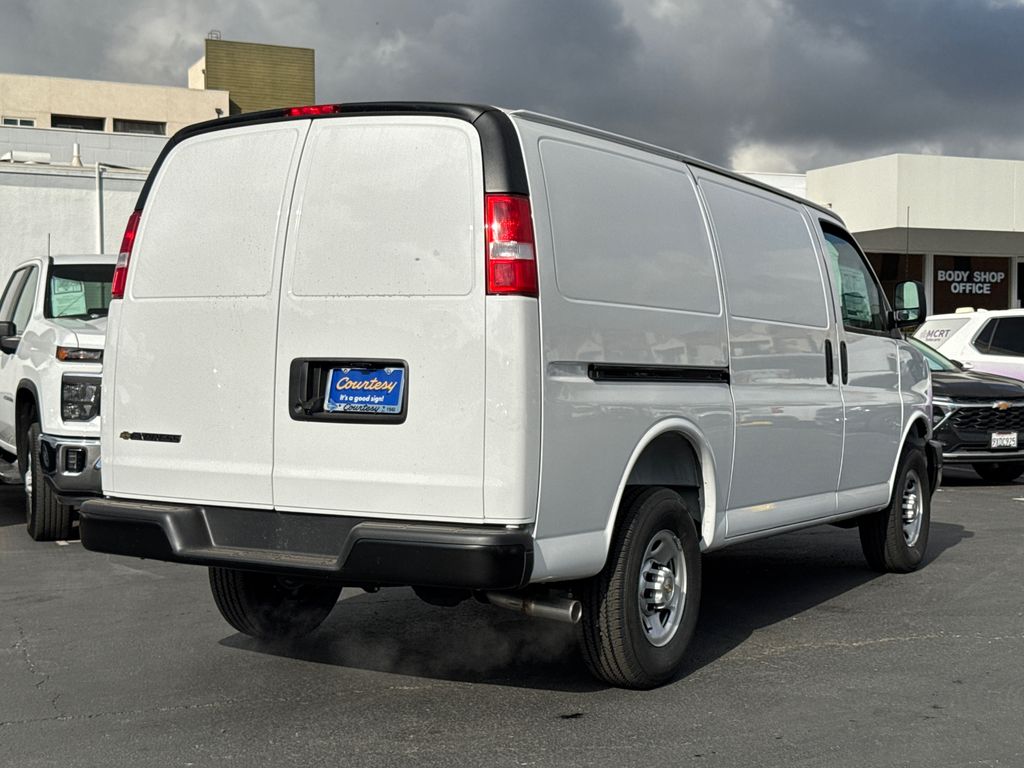 New 2026 Chevrolet Express 2500 Empty Cargo Van - photo 7