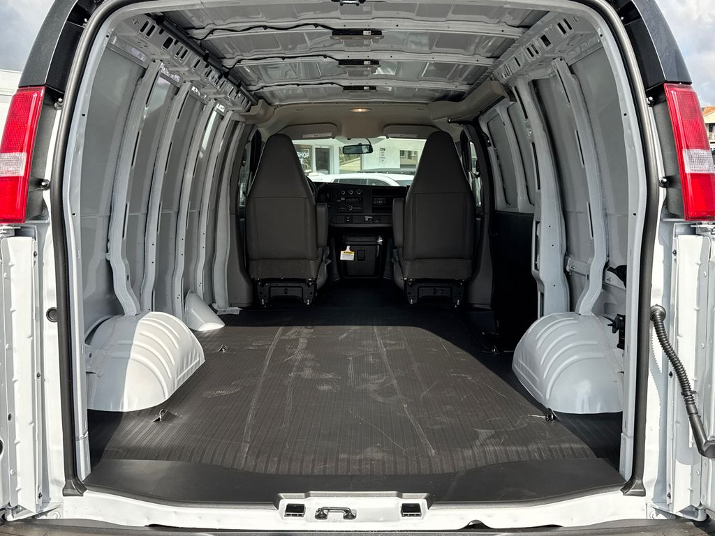 New 2026 Chevrolet Express 2500 Empty Cargo Van - photo 8
