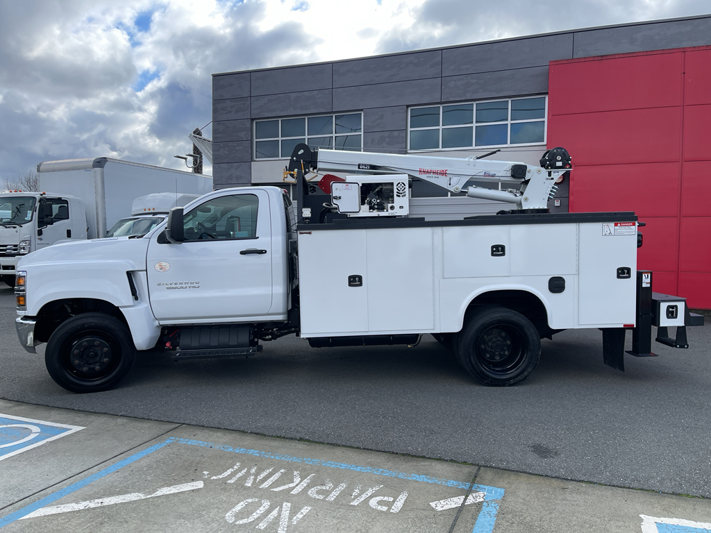 New 2024 Chevrolet Silverado 6500 - photo 2