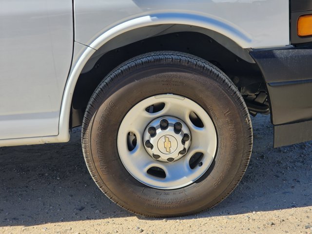 New 2025 Chevrolet Express 2500 Empty Cargo Van - photo 4