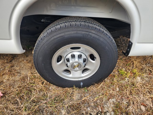 New 2025 Chevrolet Express 2500 Empty Cargo Van - photo 5