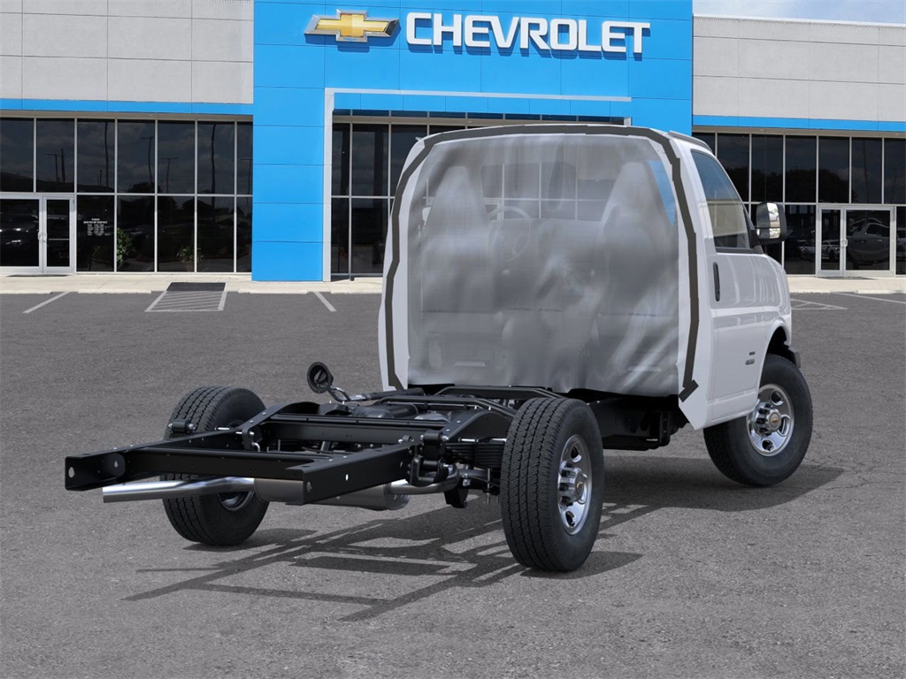 New 2025 Chevrolet Express 3500 Cutaway - photo 4