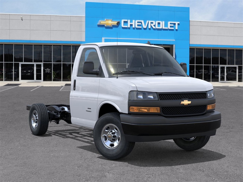 New 2025 Chevrolet Express 3500 Cutaway - photo 7