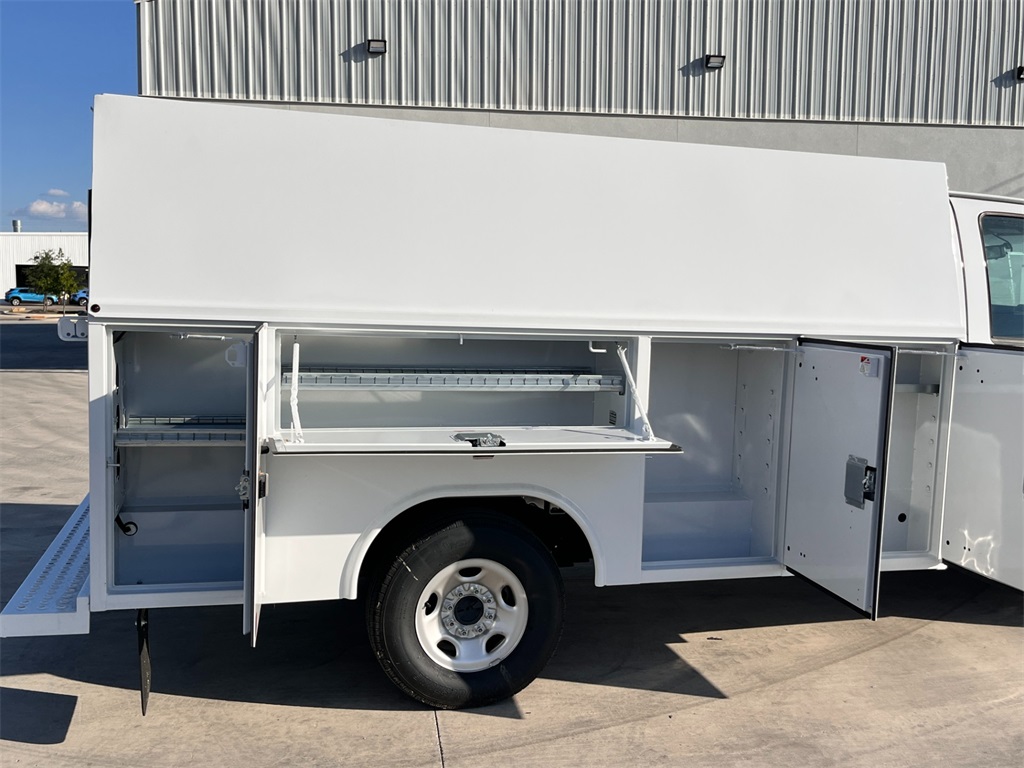 New 2025 Chevrolet Express 3500 Cutaway - photo 26