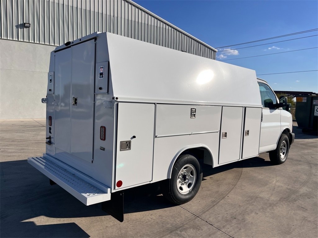 New 2025 Chevrolet Express 3500 Cutaway - photo 27