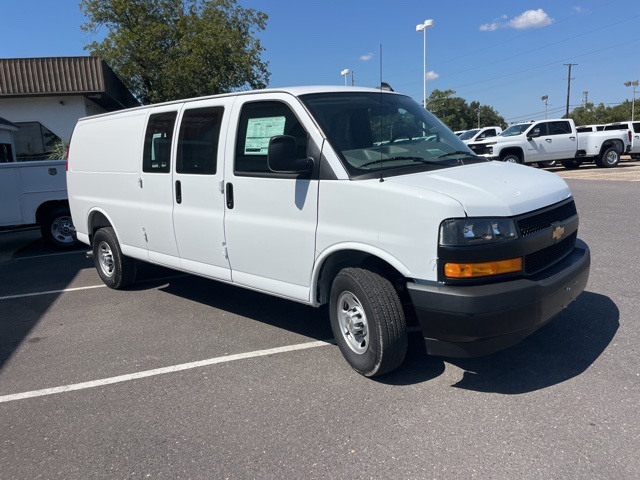 New 2025 Chevrolet Express 2500 Empty Cargo Van - photo 9