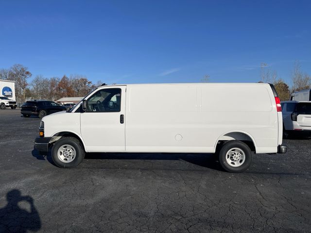 New 2025 Chevrolet Express 3500 Empty Cargo Van - photo 4