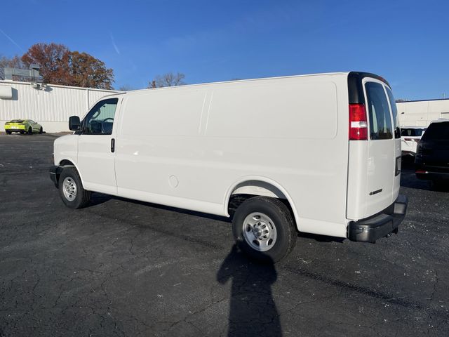 New 2025 Chevrolet Express 3500 Empty Cargo Van - photo 5