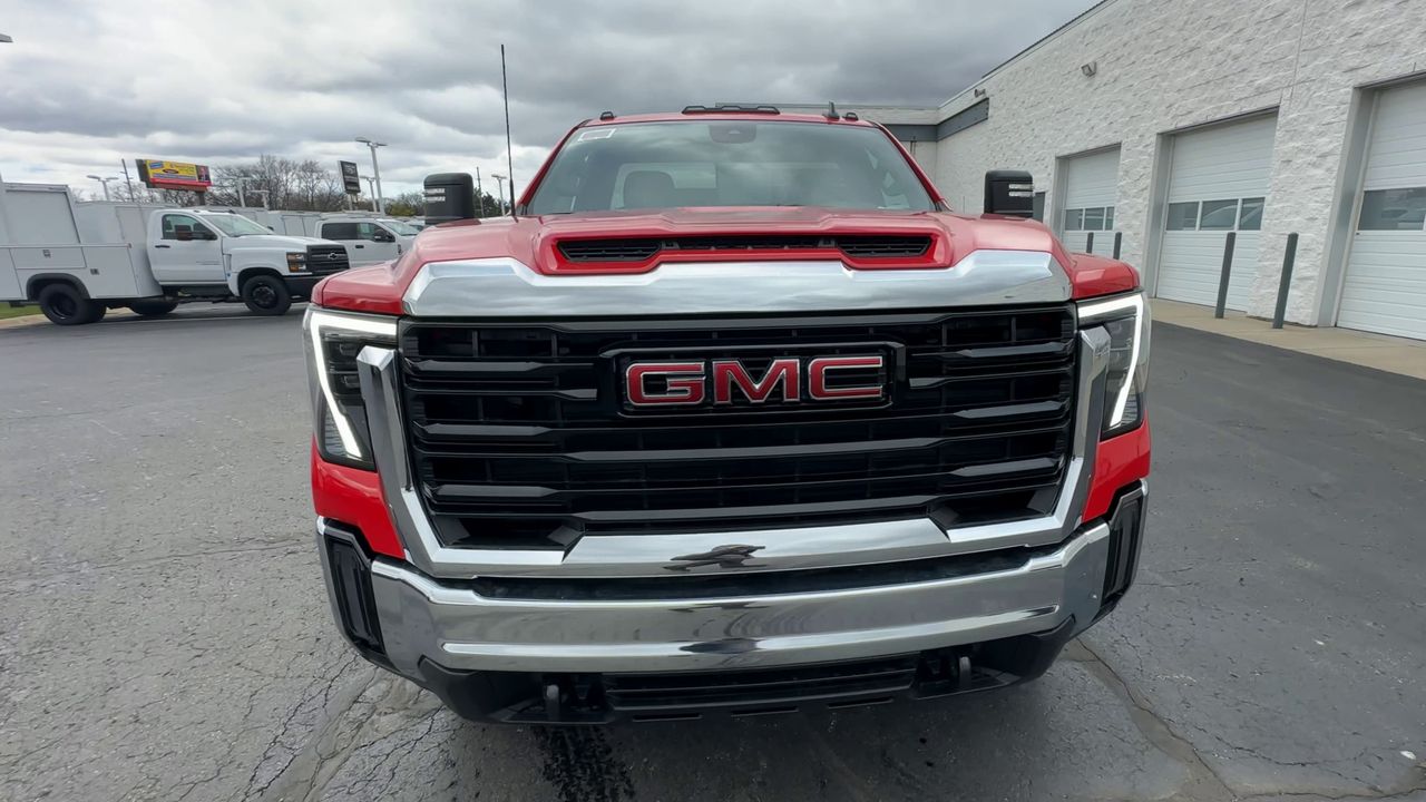 New 2025 GMC Sierra 2500 Regular Cab Cab Chassis - photo 10