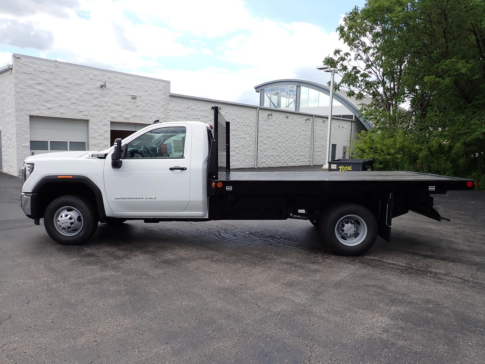New 2026 GMC Sierra 3500 Regular Cab Cab Chassis - photo 5