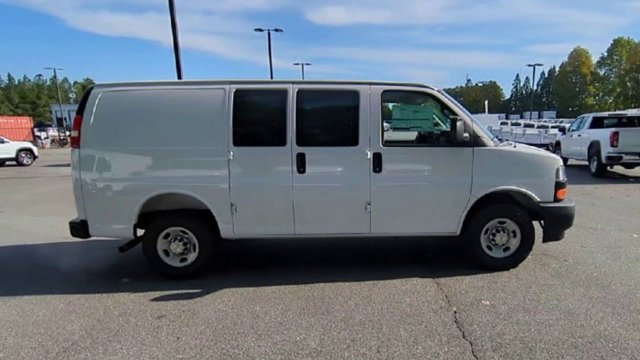 New 2025 Chevrolet Express 2500 Empty Cargo Van - photo 9