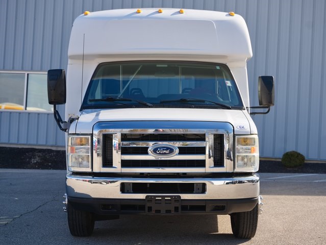 Used 2010 Ford E-350 Cutaway - photo 3