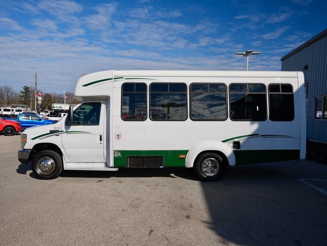 Used 2010 Ford E-350 Cutaway - photo 4