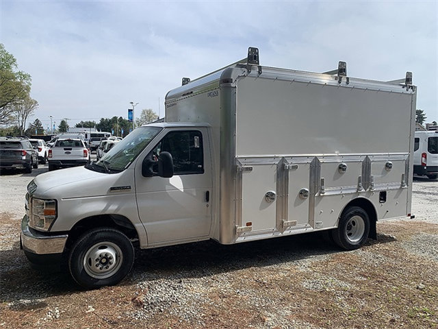 New 2026 Ford E-350 Cutaway - photo 7