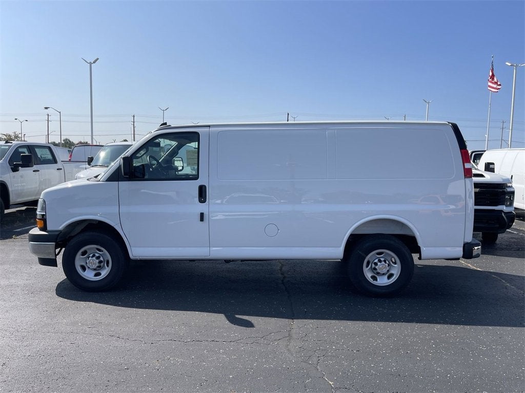 New 2025 Chevrolet Express 2500 Empty Cargo Van - photo 3