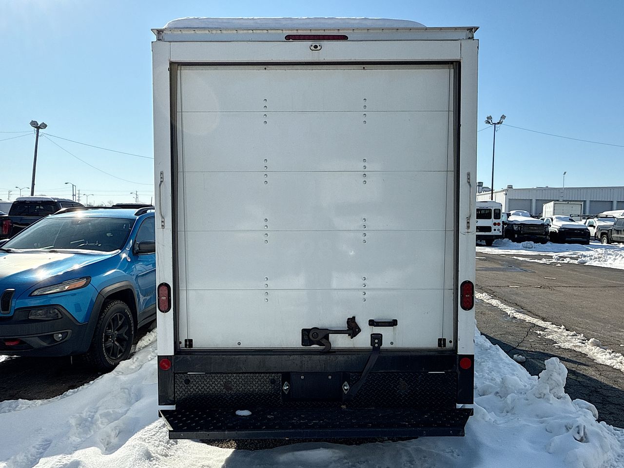 Used 2022 Ford E-350 Cutaway - photo 3